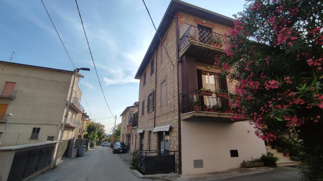Appartamento Via Ponchielli Perugia Exteriör bild